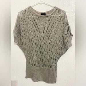 Rue21 Gray Crew Neck Sweater with Open-Knit Design